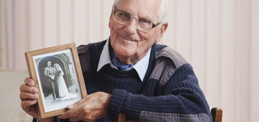 bob lowe showing the last photograph of him with his wife, kath