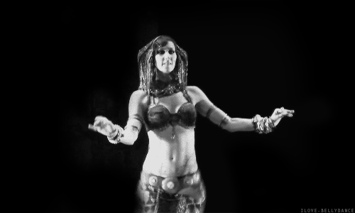 woman doing belly dancing
