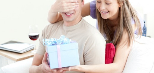woman gifting a man