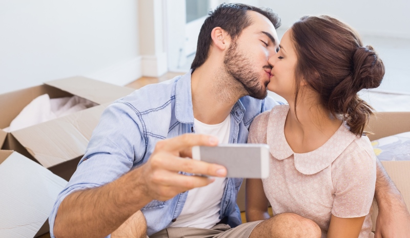 couple taking a selfie_New_Love_Times