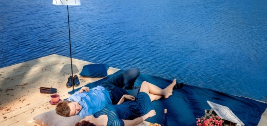 couple having a picnic