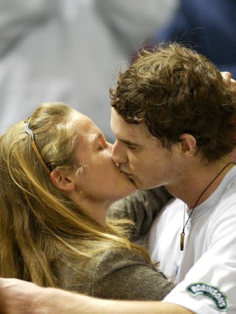 an ecstatic andy murray kissing kim sears after beating lleyton hewitt in san jose in 2006