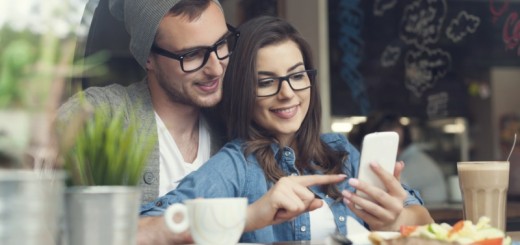 couple at a cafe_New_Love_Times