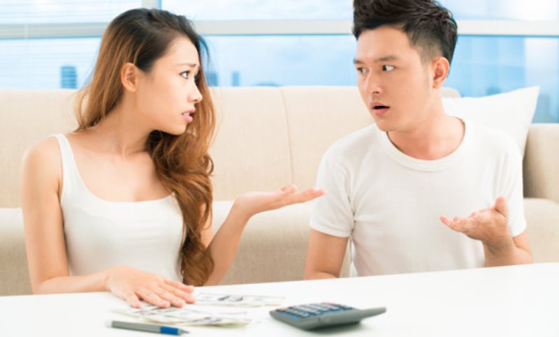 couple arguing over money_New_Love_Times