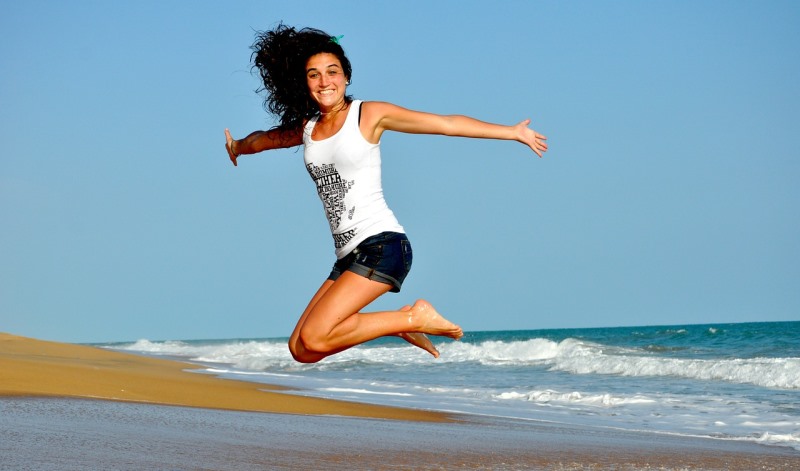 girl jumping_New_Love_Times