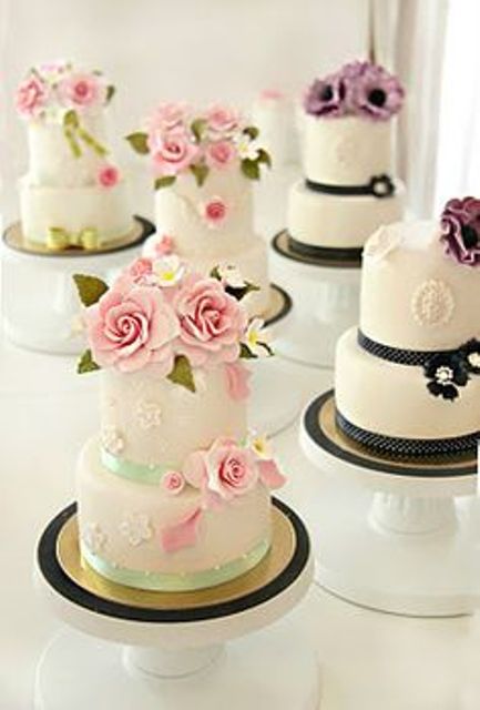 mini cakes for each table