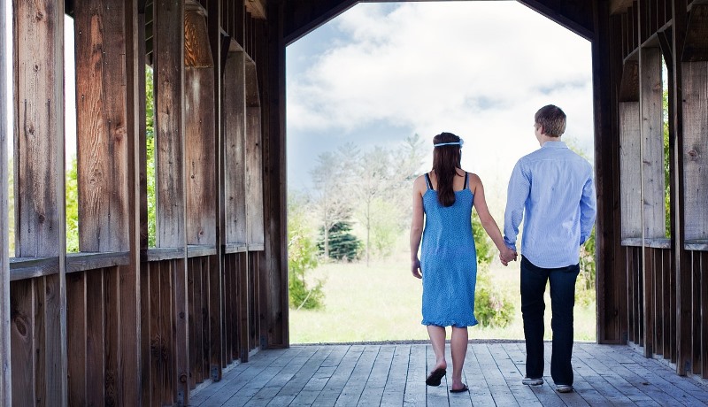 couple holding hands_New_Love_Times