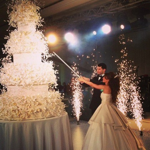 Really big wedding cakes