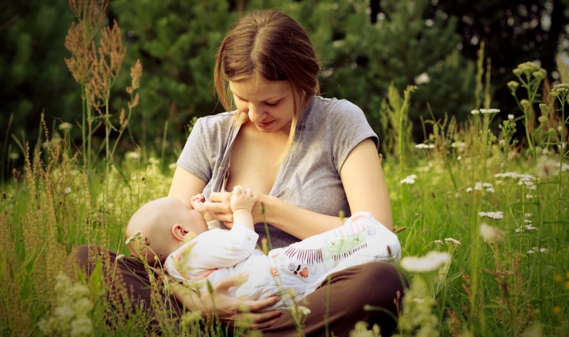 mother breastfeeding_New_Love_Times