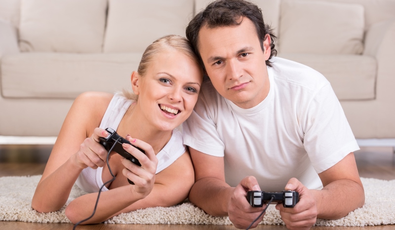 couple playing video games_New_Love_Times