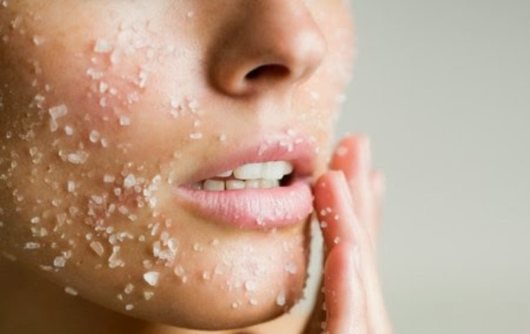 woman with face scrub on_New_Love_Times
