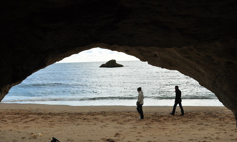 Couple-beach-fun-new-love-times