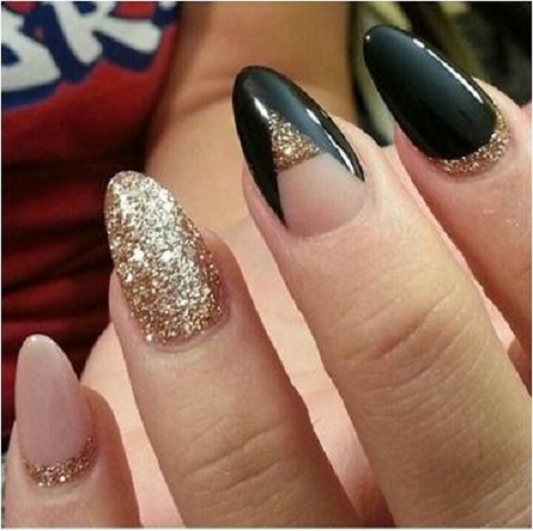 Glittering black nails