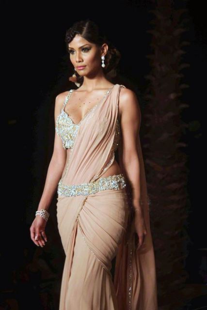 10 Saree Draping Tips and Styles for Slim Women to Look Curvy