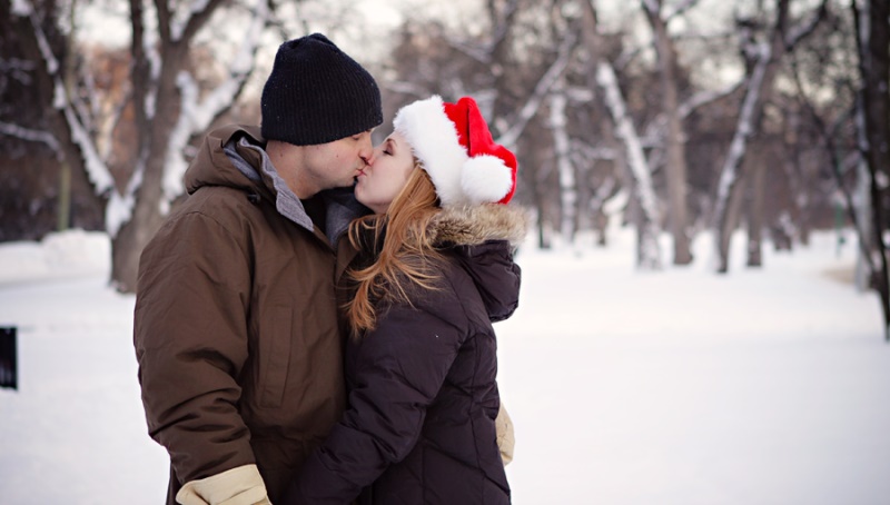 couple kissing in the snow_New_Love_Times