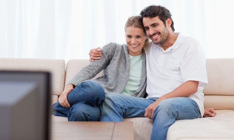 couple watching tv_New_Love_Times