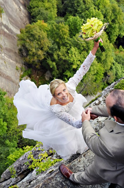 jay philbrick extreme cliff photo shoot_New_Love_Times