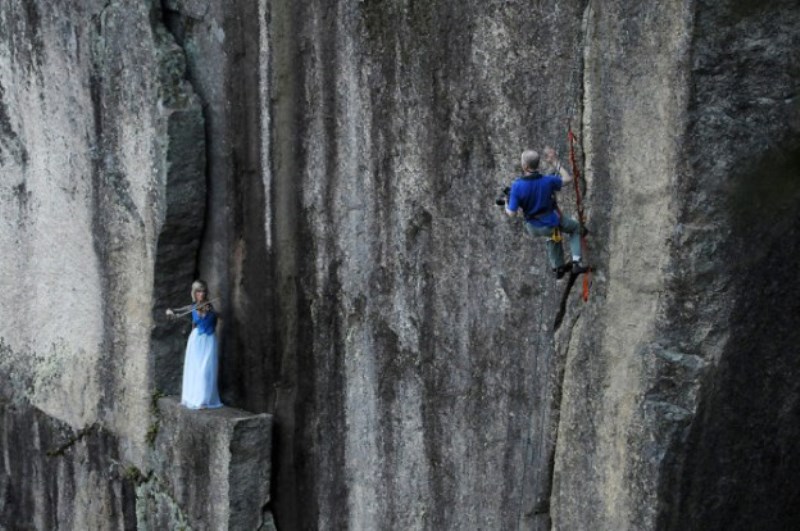 jay philbrick extreme cliff photo shoot_New_Love_Times