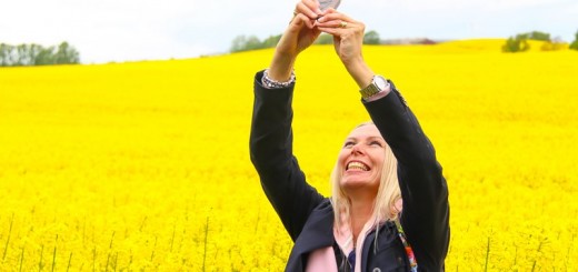 woman taking a selfie_New_Love_Times