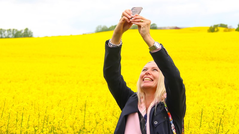 woman taking a selfie_New_Love_Times