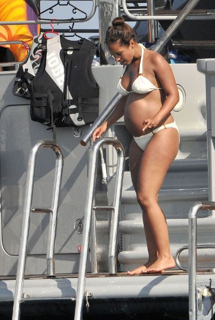 celebrity baby bumps_New_Love_Times