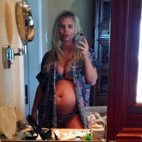 celebrity baby bumps_New_Love_Times