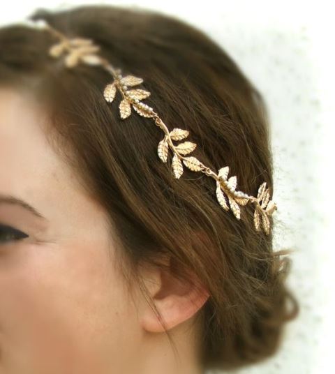 10 Stylish Bridal Hair Accessories For That Perfect Look
