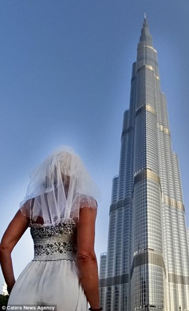 pavlina in front of the burj khalifa, dubai_New_Love_Times