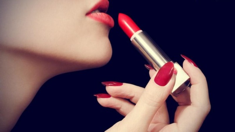 red lipstick_New_Love_Times