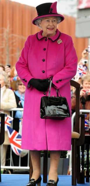 queen elizabeth fashion_New_Love_Times