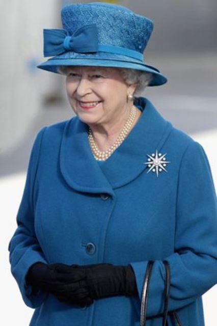 queen elizabeth fashion_New_Love_Times