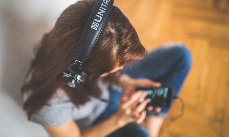 woman listening to music_New_Love_Times