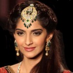 14 Times Sonam Kapoor Proved She Is Unbeatable In the Accessory Game