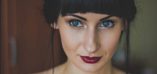 how to apply dark lipstick_new_love_times