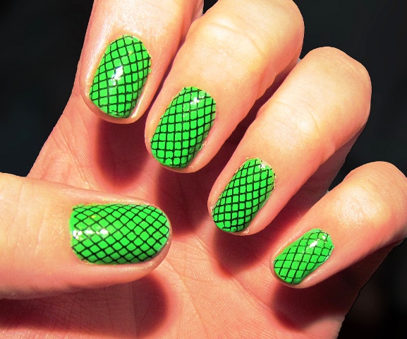 green nail polish