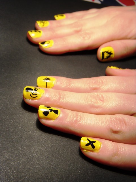 yellow nail color