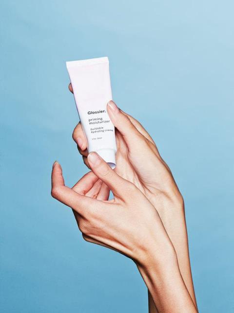 Glossier-Priming-Moisturizer-07